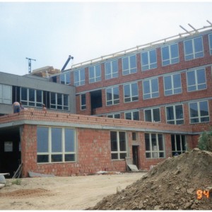 Přístavba nové školy od roku 1996
