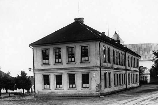 Historie-foto-1-stara-budova